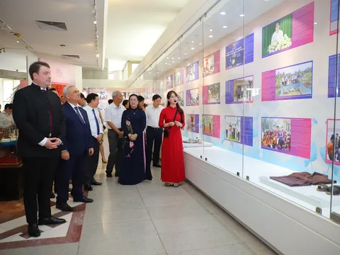 136 tấm gương tiêu biểu được giới thiệu tại triển lãm “Những tấm gương bình dị mà cao quý” năm 2026
