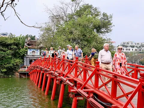 Việt Nam đón 10,6 triệu khách quốc tế, cao nhất từ trước đến nay
