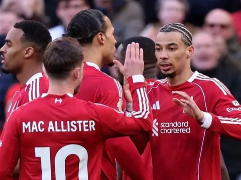Hàng loạt "ngôi sao" tại Liverpool đối mặt tương lai bất định
