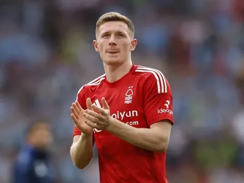 Nottingham Forest rao giá kỷ lục cho Elliot Anderson, Ipswich Town bất ngờ chia tay huấn luyện viên McKenna