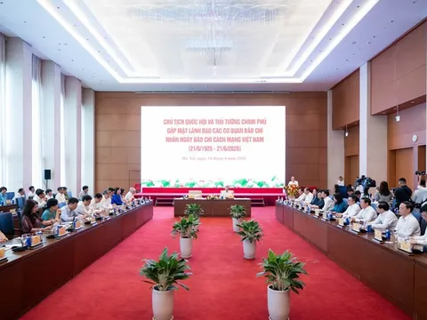 Chủ tịch Quốc hội và Thủ tướng Chính phủ gặp mặt Lãnh đạo các cơ quan báo chí