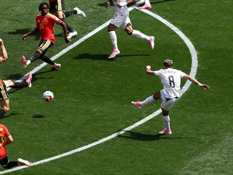 Ai Cập quả cảm cầm hòa Bỉ, giành điểm World Cup đầu tiên sau 36 năm