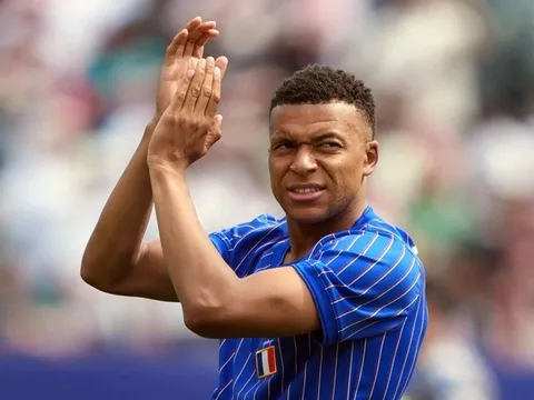 Mbappe đi vào lịch sử tuyển Pháp, Olise tái hiện kỳ tích của đội trưởng