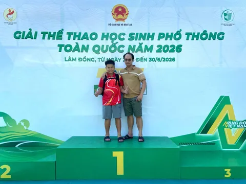 Từ những buổi tập cùng cha đến bục vinh quang toàn quốc
