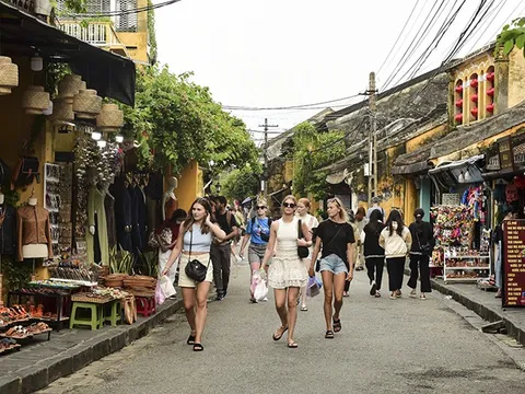 Siết chặt công tác quản lý hoạt động kinh doanh du lịch