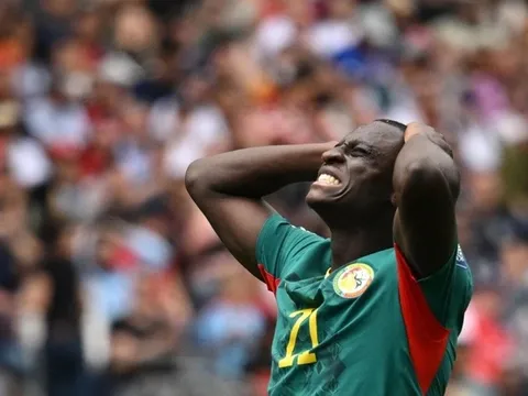 Bê bối của Senegal bị phanh phui, Mahrez chia tay đội tuyển Algeria sau World Cup