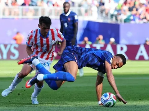 Bùng nổ tranh cãi sau chiến thắng của Pháp, Mbappe áp sát Messi