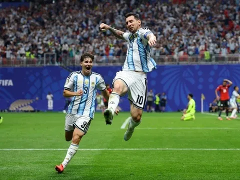 Argentina vào tứ kết World Cup 2026 sau màn ngược dòng điên rồ