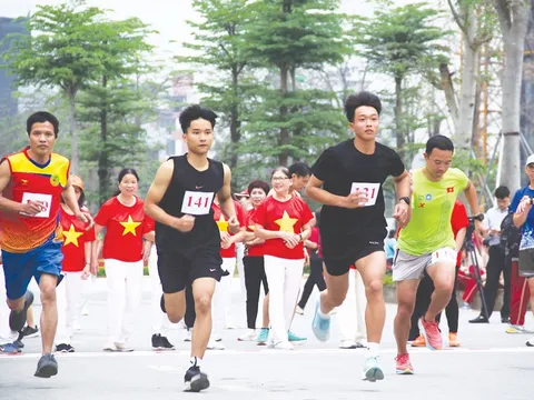 Triển khai mạnh mẽ phong trào “mỗi người dân lựa chọn ít nhất một môn thể thao phù hợp để tập luyện thường xuyên”, tổ chức thành công Đại hội Thể thao toàn quốc lần thứ X 