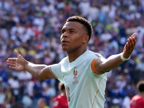 Đội tuyển Pháp và Mbappe liên tiếp lập kỷ lục tại World Cup