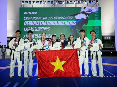 Giải vô địch Taekwondo biểu diễn và công phá thế giới 2026: Châu Tuyết Vân cùng đồng đội giành huy chương bạc