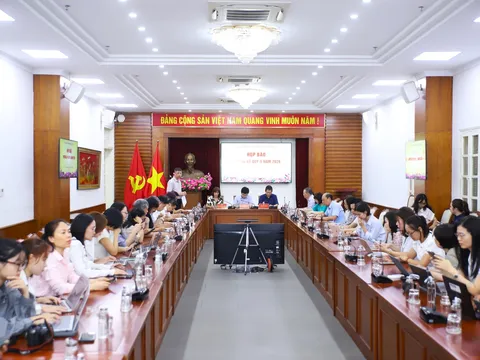 Đẩy mạnh hoàn thiện thể chế, cải cách hành chính, tập trung thực hiện các nhiệm vụ chiến lược trong 6 tháng cuối năm