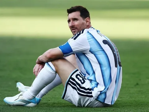 Argentina lặng lẽ hồi hương, Messi nghỉ 21 ngày, Cubarsi tiếc nuối khi đánh bại thần tượng