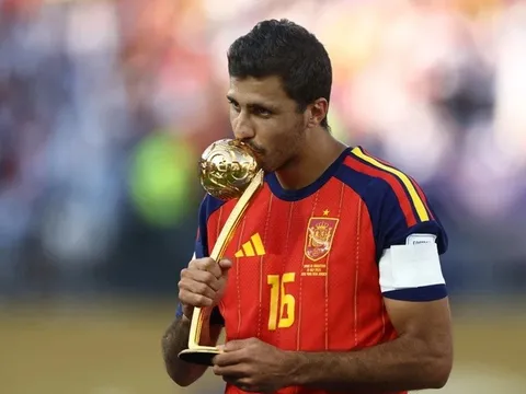 Quả bóng Vàng World Cup 2026 thành "món hàng" nóng nhất mùa hè 2026