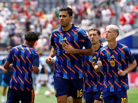 Man City vắng Rodri, Man United đón tin vui từ Mainoo
