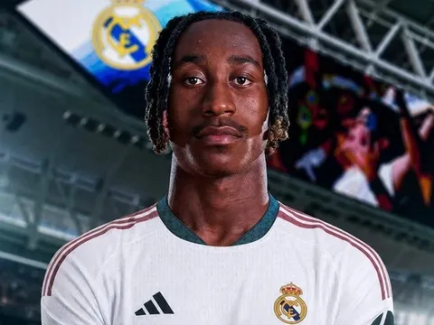 Real Madrid sắp nổ "bom tấn" Diomande, Ronaldo lấn sân điện ảnh