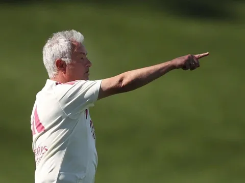 Real Madrid lập kỷ lục doanh thu, Mourinho dần định hình diện mạo mới