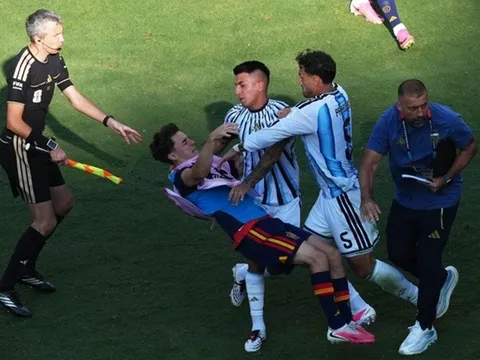 FIFA liên tiếp ra quyết định gây chú ý liên quan đến tuyển Argentina