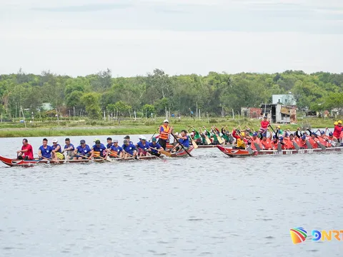 Hơn 200 vận động viên tham gia Giải Đua thuyền truyền thống phường Quảng Phú lần thứ I năm 2026
