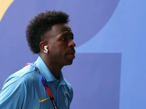 Real Madrid tăng đề nghị gia hạn, Vinicius vẫn đứng trước lựa chọn lớn nhất sự nghiệp