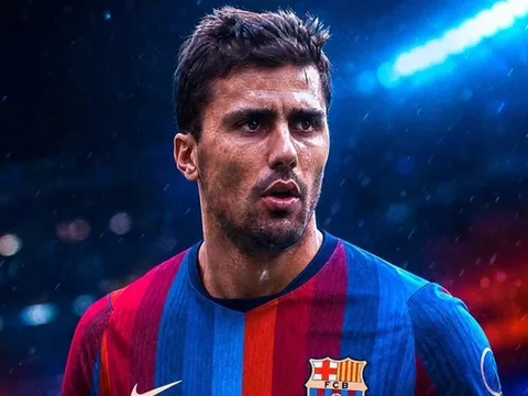 Barcelona tiến sát Rodri, Real Madrid hoàn thiện hàng công mới