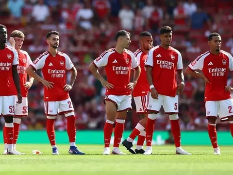 Arsenal chật vật, Man City ngược dòng ấn tượng