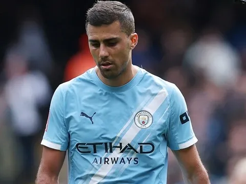 Bouaddi tiến gần Man City, tương lai Rodri thêm bất ổn