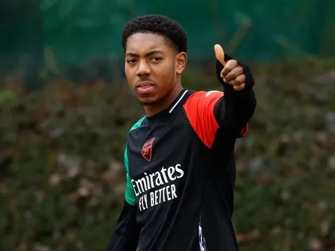 Arsenal tính bán “ngọc quý” cho Chelsea hoặc Man United