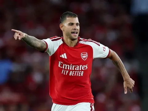 Real Madrid thắng nhọc, Arsenal chạy đà, Chelsea mở cửa bán Enzo Fernandez