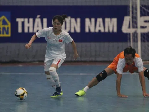 Đội tuyển nữ futsal Việt Nam tái đấu với câu lạc bộ Warriors