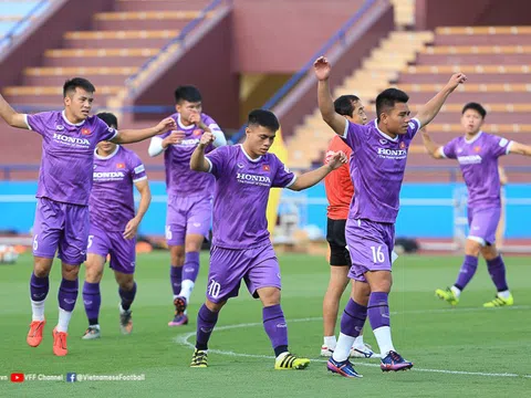 Đội tuyển U23 Việt Nam bước vào buổi tập đầu tiên tại Việt Trì với sự tập trung cao độ