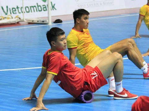 Đội tuyển futsal Việt Nam vui vẻ thoải mái thả lỏng trước trận gặp Malaysia