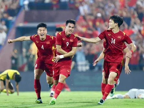 Môn Bóng đá nam: Thắng kịch tính U23 Malaysia, U23 Việt Nam gặp U23 Thái Lan ở chung kết