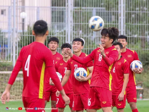 Đội tuyển U23 Việt Nam trở lại sân tập, chuẩn bị cho trận tứ kết gặp U23 Saudi Arabia