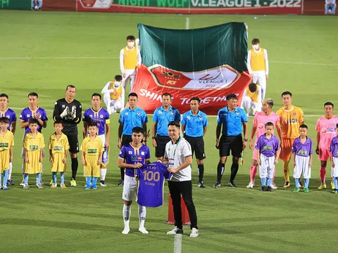 Tiền vệ Đức Huy cán mốc 100 trận thi đấu cho Hà Nội FC ở V.League