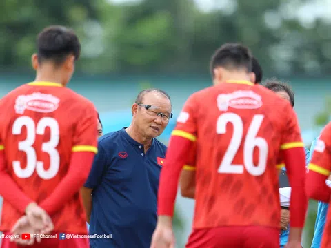 Thầy Park trở lại sân huấn luyện tuyển Việt Nam sau khi dự khán King's Cup 2022