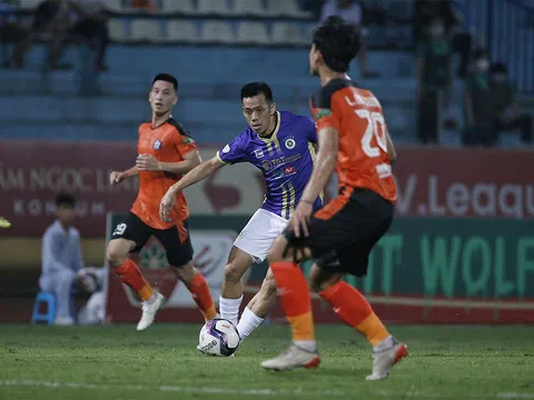 Hà Nội FC đè bẹp SHB Đà Nẵng