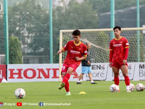 Đội tuyển Việt Nam rèn chiến thuật, Bùi Tiến Dũng tiết lộ mục tiêu trước Borussia Dortmund