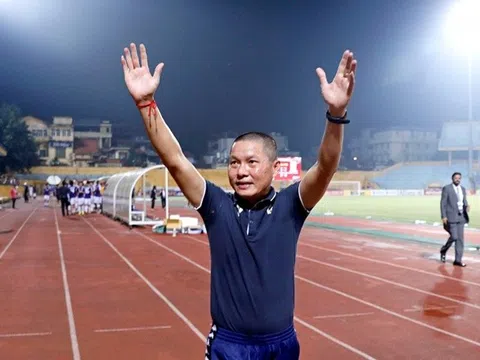 Ông Chu Đình Nghiêm giành giải "Huấn luyện viên xuất sắc nhất V.League 2022", Văn Quyết được vinh danh