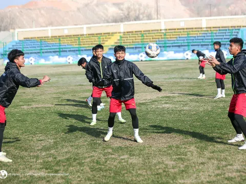 Đội tuyển U20 Việt Nam tập trung cao độ ngay trong buổi tập đầu tiên tại Uzbekistan