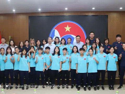 Lãnh đạo VFF động viên đội tuyển U17 nữ Việt Nam