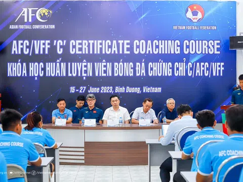 Bế giảng khóa đào tạo Huấn luyện viên bóng đá chứng chỉ C/AFC/VFF