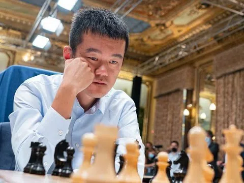 Đinh Lập Nhân thắng ván đầu ở Candidates 2022