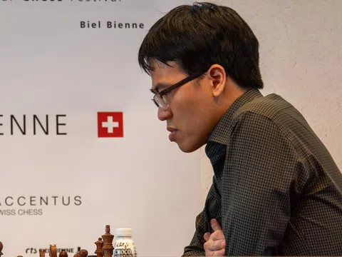 Quang Liêm thắng cựu vô địch châu Á, giữ vững ngôi đầu Biel Grandmaster 2022