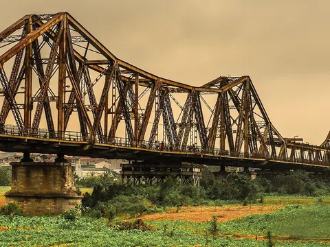 Triển lãm tư liệu “Cầu Long Biên: Hình thành và biến đổi”