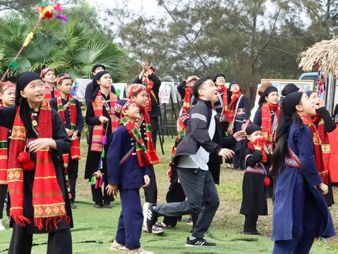 Tháng 8 “Mùa hè - Trải nghiệm và khám phá” tại Làng Văn hóa - Du lịch các dân tộc Việt Nam