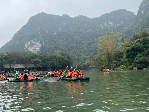 Thúc đẩy phát triển du lịch, bảo đảm thực hiện tốc độ tăng trưởng kinh tế hai con số