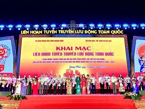 Không gian sinh hoạt văn hóa - chính trị sôi động, gần gũi