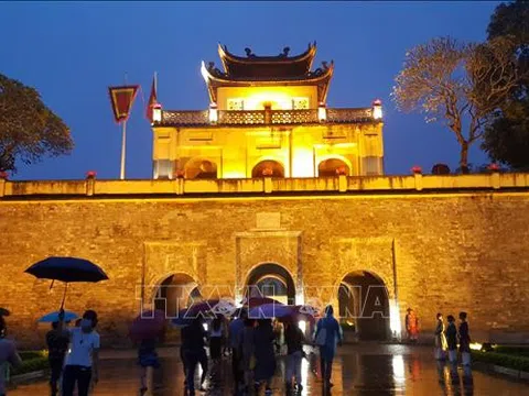 Tái khởi động tour đêm 'Giải mã Hoàng thành Thăng Long'