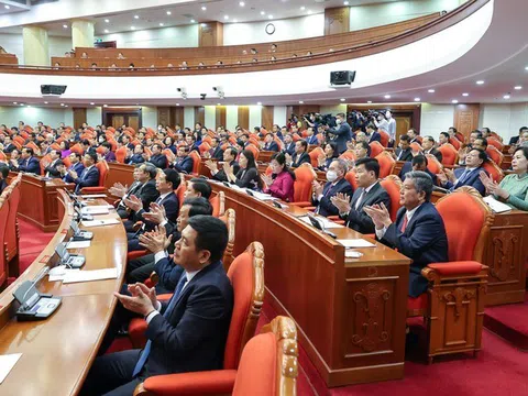 Để kinh tế tập thể ngày càng phát triển mạnh hơn, đúng đắn và lành mạnh hơn
